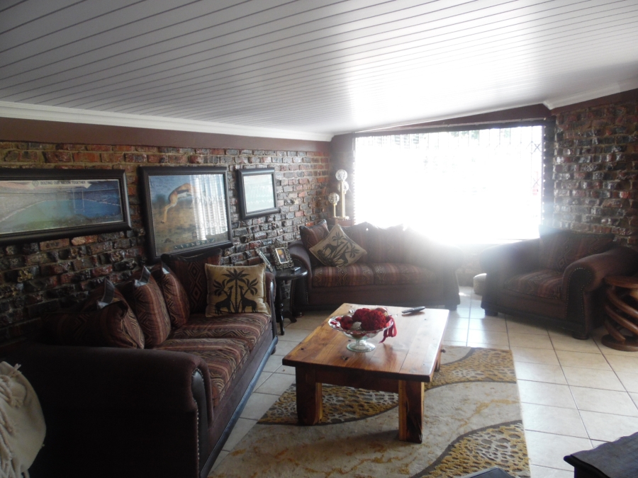 3 Bedroom Property for Sale in Jim Fouchepark Free State